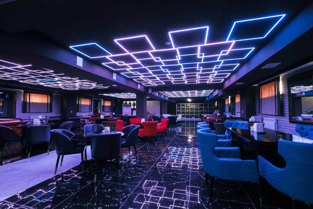 Beluga Hotel Атирау Екстер'єр фото