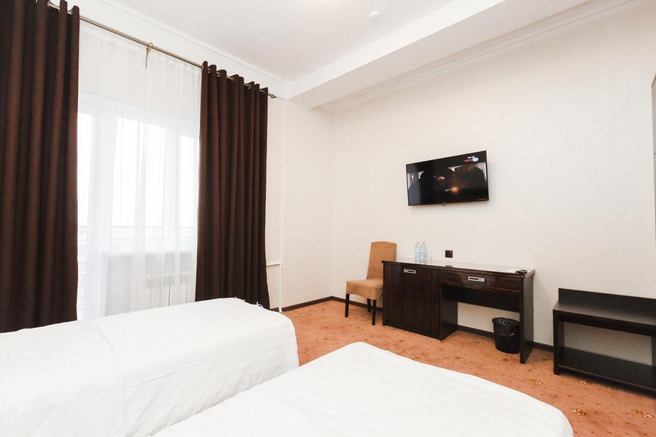 Beluga Hotel Атирау Екстер'єр фото