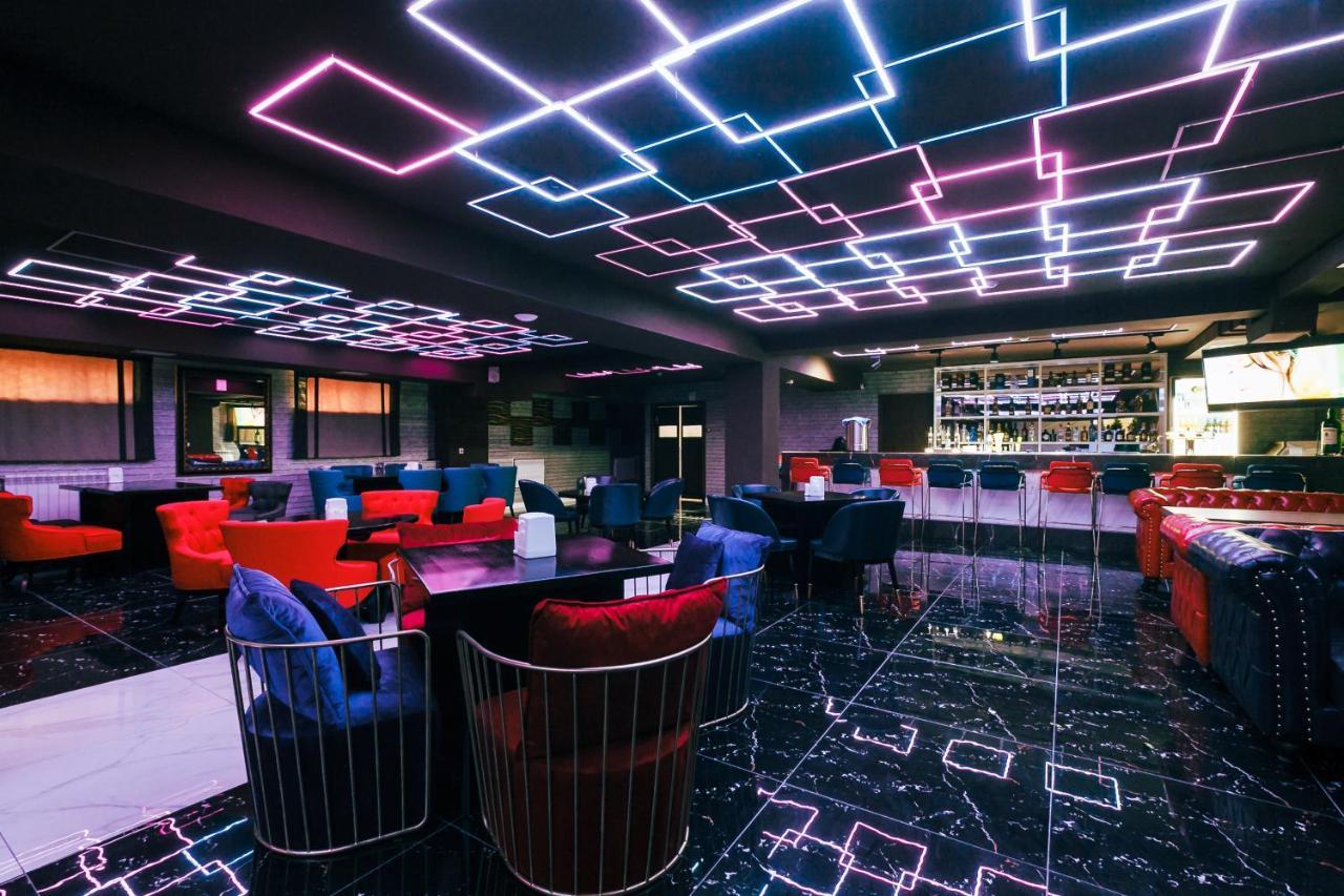 Beluga Hotel Атирау Екстер'єр фото